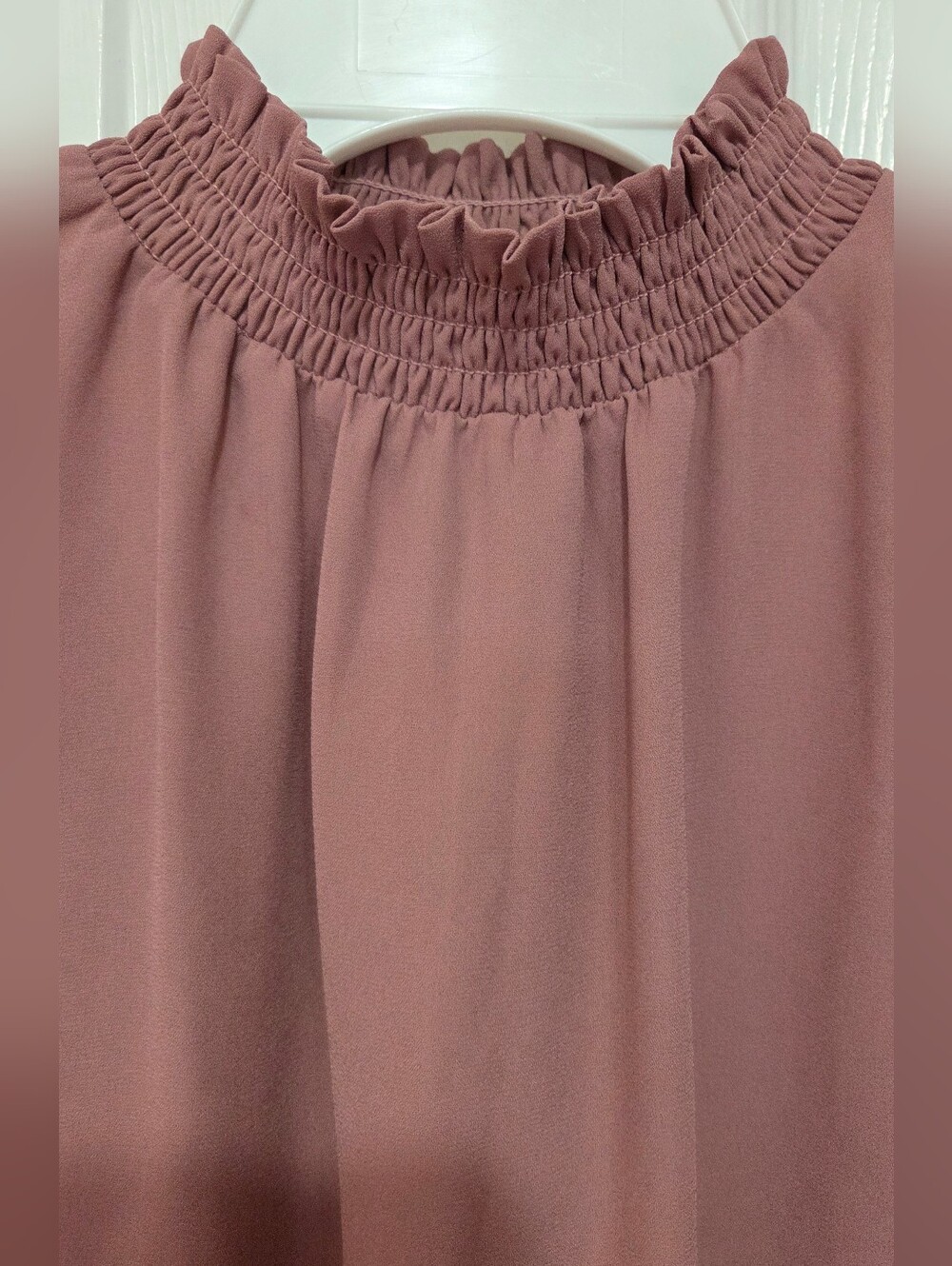 SHEIN Privé Frill Trim Mock Neck Puff Sleeve Short Sleeve Pink Blouse Sz Medium - Picture 5 of 10